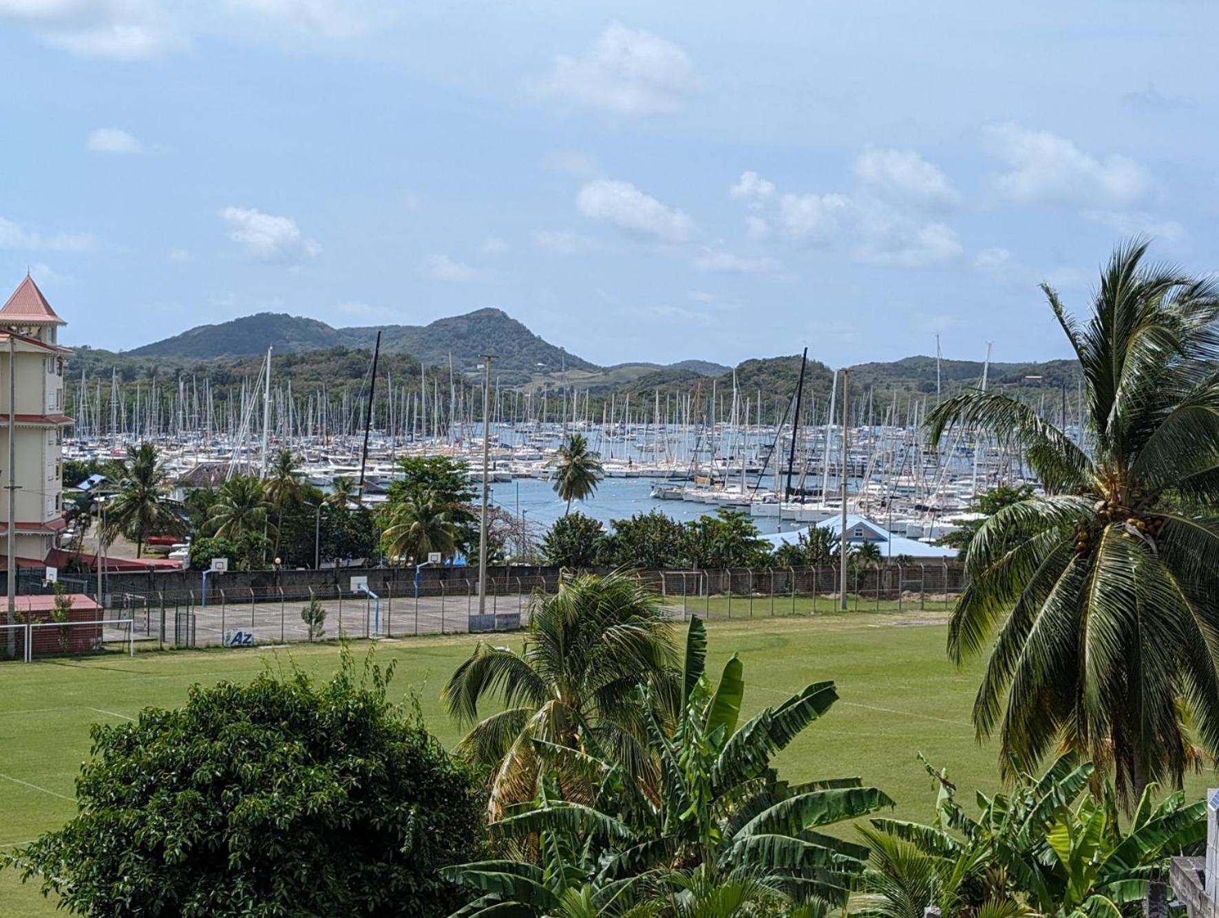 Studio Ti Plezi 26M A 2 Pas Marina Du Marin Climatise Parking Le Marin Exterior foto